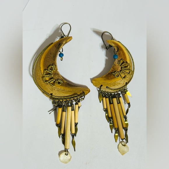 unmarked Jewelry - Boho Vintage Coconut Shell Crescent Moon Earrings